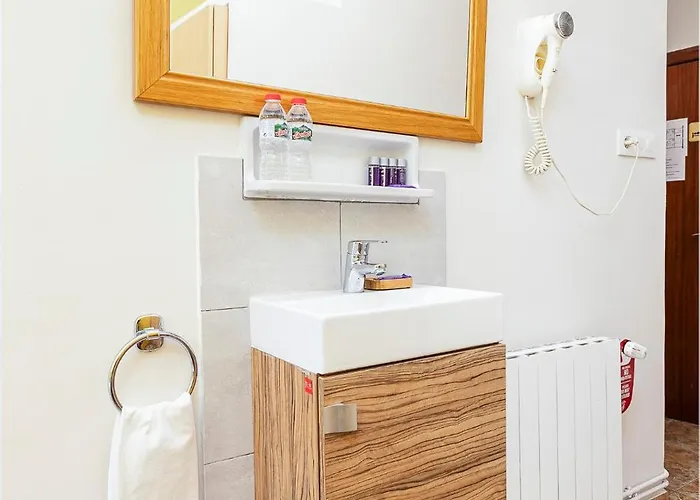 Santa Ana Гостевой дом Барселона